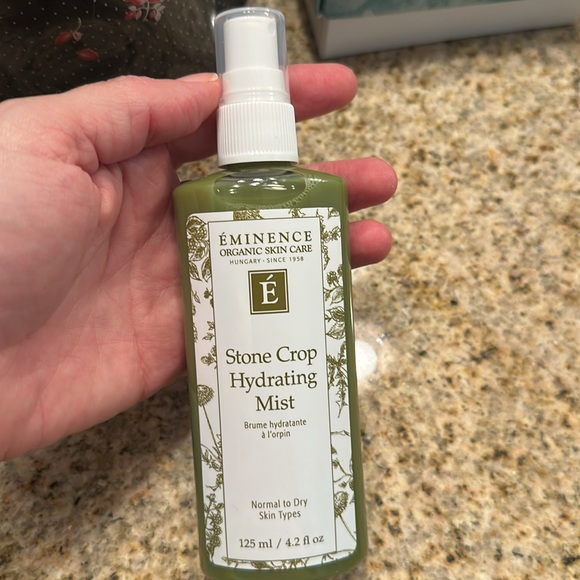 Stone Crop Hydrating Mist - Green - Picture 6 of 6